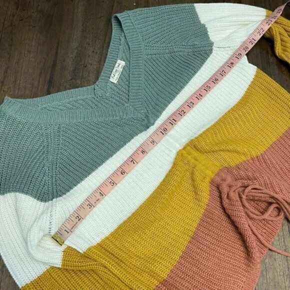 Full Circle Trends Sweater  - Picture 8 of 9